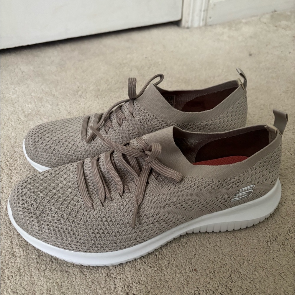 Skechers Tennis Shoes